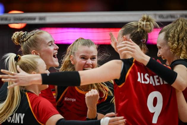 Italy v Germany - FIVB Women’s World Volleyball Championship BANGKOK, THAILAND - AUGUST 30: Players of Germany celebrate during FIVB Women’s World Volleyball Championship match between Italy and Germany at Huamark Indoor Stadium in Bangkok, Thailand on August 30, 2025. Mustafa Hatipoglu Anadolu Banghok Thailand. Editorial use only. Please get in touch for any other usage.  Copyright: x2025xAnadoluxMustafaxHatipoglux