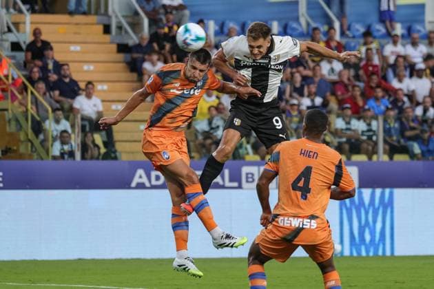 August 30, 2025, Parma, Italy: Header of Parma™s Mateo Pellegrino during the italian soccer Serie A match between Parma Calcio vs Atalanta BC on august 30, 2025 at the Stadio Ennio Tardini in Parma, Italy. ANSA . Soccer: Serie A; Parma Vs Atalanta  - ZUMAa110 20250830_zaf_a110_082 Copyright: xLorenzoxCattanix