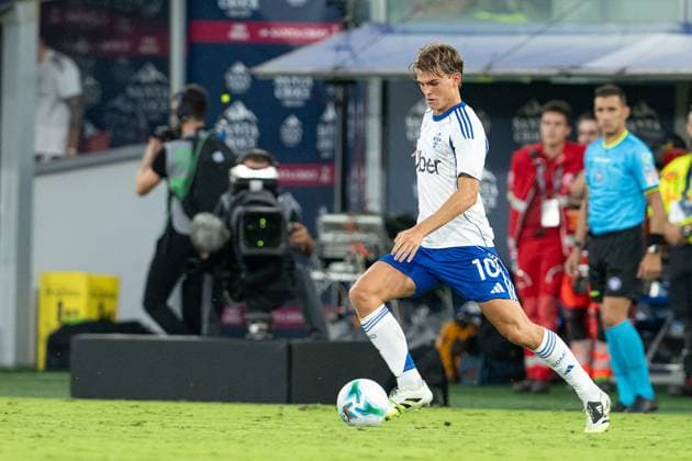 Foto IPP Damiano Fiorentini Bologna 30 08 2025 Calcio campionato serie A 2025-2026 partita: Bologna-Como nella foto: Nico Paz in azione Italy Photo Press World Copyright italy ITALY  Copyright: xR4924_italyphotopressx