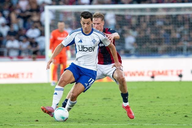 Foto IPP Damiano Fiorentini Bologna 30 08 2025 Calcio campionato serie A 2025-2026 partita: Bologna-Como nella foto: Anastasios Douvikas in azione Italy Photo Press World Copyright italy ITALY  Copyright: xR4924_italyphotopressx