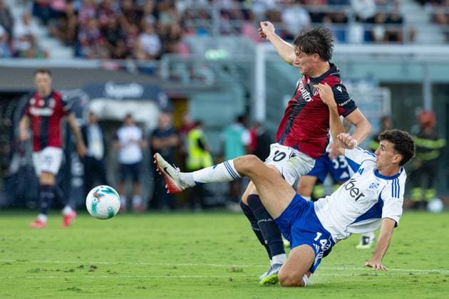 Foto IPP Damiano Fiorentini Bologna 30 08 2025 Calcio campionato serie A 2025-2026 partita: Bologna-Como nella foto: Giovanni Fabbian Italy Photo Press World Copyright italy ITALY  Copyright: xR4924_italyphotopressx
