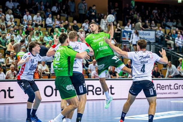 Handball Bundesliga HSG Wetzlar SG Flensburg Handewitt, 30 08 25 Stefan Cavor HSG Wetzlar, 77 , Josip Simic HSG Wetzlar, 10 , Johannes Golla SG Flensburg Handewitt, 4 , Thilo Knutzen SG Flensburg Handewitt, 34 ,Lasse Møller SG Flensburg Handewitt, 64 Handball Bundesliga HSG Wetzlar SG Flensburg Handewitt Wetzlar, 30 08 25 Copyright: xBEAUTIFULxSPORTS Roeczeyx