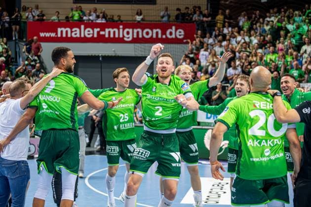 Handball Bundesliga HSG Wetzlar SG Flensburg Handewitt, 30 08 25 Nikola Grahovac HSG Wetzlar, 2 , Justin Müller HSG Wetzlar, 25 , David Cyrill Akakpo HSG Wetzlar, 20 , Georg Löwen HSG Wetzlar, 33 , David Cyrill Akakpo HSG Wetzlar, 20 Handball Bundesliga HSG Wetzlar SG Flensburg Handewitt Wetzlar, 30 08 25 Copyright: xBEAUTIFULxSPORTS Roeczeyx
