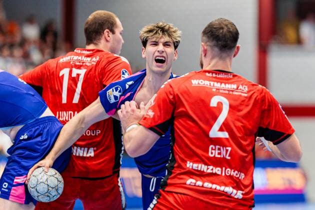 v l Jacob Lundahl TuS N Luebbecke, 17 , Vinzent Bertl TSV Bayer Dormagen, 04 , Jo Gerrit Genz TuS N Luebbecke, 02 GER, TuS N Luebbecke vs TSV Bayer Dormagen, Handball, 2 Bundesliga, 1 Matchday, Season 2025 2026, 30 08 2025 GER, TuS N Luebbecke vs TSV Bayer Dormagen, Handball, 2 Bundesliga, 1 Matchday, Season 2025 2026, 30 08 2025 Luebbecke Copyright: xEibner-Pressefoto JanxRollingerx EP_JSK