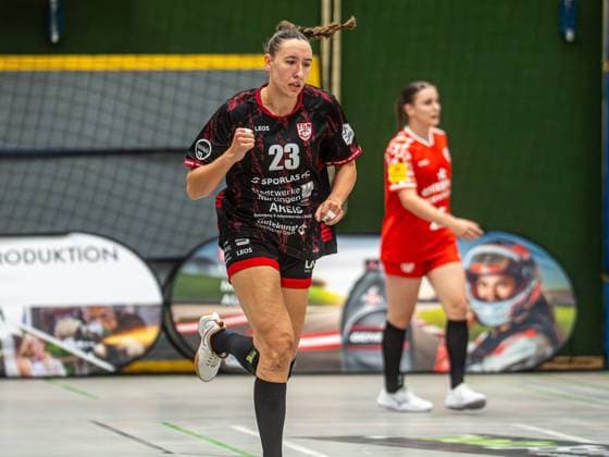 Leonie Dreizler TG Nuertingen, 23 clenches her cheering fist, TG Nuertingen vs 1 FSV Mainz 05, Handball, 2 Bundesliga, Season 2025 2026, 30 08 2025 TG Nuertingen vs 1 FSV Mainz 05, Handball, 2 Bundesliga, Season 2025 2026, 30 08 2025 Nuertingen Copyright: xMichaelxSchmidt Eibner-Pressefotx EP_MST