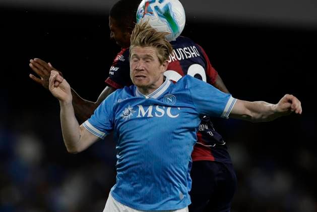 Serie a football match SSC Napoli vs AC Cagliari Kevin De Bruyne of SSC Napoli challenges for the ball with Cagliari s Italian midfielder Michael Folorunsho during the Serie A football match between SSC Napoli vs Cagliari at the Diego Armando Maradona Stadium in Naples, southern Italy, on August 30, 2025. _BPH7183 Copyright: xAntonioxBalascox