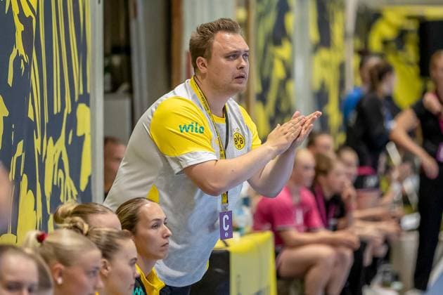 Henk Groener Head Coach, Borussia Dortmund GER, Borussia Dortmund vs TuS Metzingen, Handball, ALSCO Womens Bundesliga, Season 2025 2026, 1 Matchday, 30 08 2025 GER, Borussia Dortmund vs TuS Metzingen, Handball, ALSCO Womens Bundesliga, Season 2025 2026, 1 Matchday, 30 08 2025 Dortmund Copyright: xEibner-Pressefoto WolfgangxStummx EP_EER