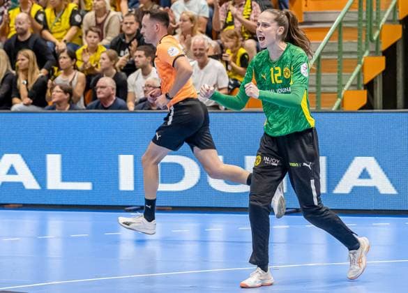 Sarah Wachter Goalkeeper Borussia Dortmund, 12 celebrates another save GER, Borussia Dortmund vs TuS Metzingen, Handball, ALSCO Womens Bundesliga, Season 2025 2026, 1 Matchday, 30 08 2025 GER, Borussia Dortmund vs TuS Metzingen, Handball, ALSCO Womens Bundesliga, Season 2025 2026, 1 Matchday, 30 08 2025 Dortmund Copyright: xEibner-Pressefoto WolfgangxStummx EP_EER