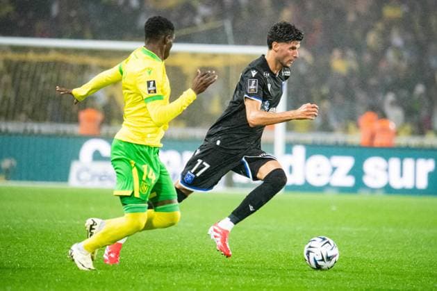 FOOTBALL : FC Nantes vs AJ Auxerre - Ligue 1 - JournÃ e 3 - 30 08 2025 Oussama El Azzouzi (AJ Auxerre) Amady Camara (FC NANTES) NantesFrance  Copyright: xBaptistexAutissierx