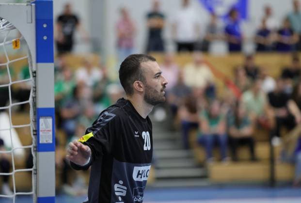 Germany Kelkheim Münster 30 08 2025 Handball Hessen 3 Liga Staffel Süd West Herren Season 2025 2026 2 Matchday TSG Münster blue HG Saarlouis green v l Goalkeeper Michel Sebastian Fiedler HG Saarlouis 20 Sport TSG Münster HG Saarlouis