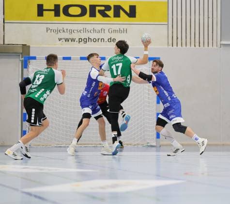 Germany Kelkheim Münster 30 08 2025 Handball Hessen 3 Liga Staffel Süd West Herren Saison 2025 2026 2 Spieltag TSG Münster blue HG Saarlouis green f l Dominik Winzer Manso TSG Münster 3 , Silas Geis HG Saarlouis 17 , Matic Grusovnik TSG Münster 10 Sport TSG Münster HG Saarlouis
