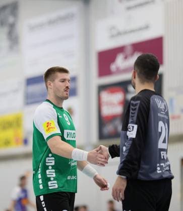 Germany Kelkheim Münster 30 08 2025 Handball Hessen 3 Liga Staffel Süd West Herren Season 2025 2026 2 Matchday TSG Münster blue HG Saarlouis green v l Philipp Kockler HG Saarlouis 9 , Goalkeeper Michel Sebastian Fiedler HG Saarlouis 20 Sport TSG Münster HG Saarlouis