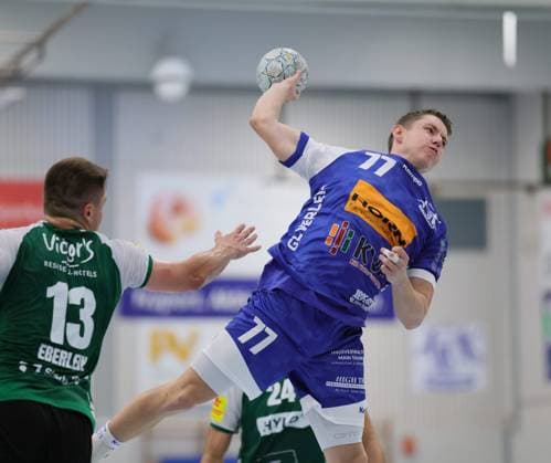 Germany Kelkheim Münster 30 08 2025 Handball Hessen 3 Liga Staffel Süd West Herren Saison 2025 2026 2 Spieltag TSG Münster blue HG Saarlouis green f l Sven Eberlein HG Saarlouis 13 , Lars Zelser TSG Münster 77 Sport TSG Münster HG Saarlouis