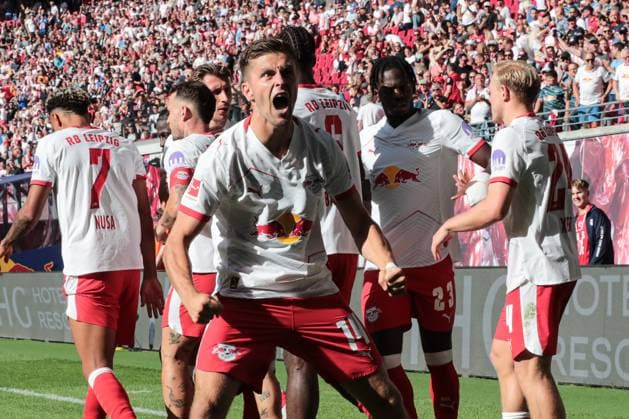 Torjubel - Torschütze Christoph Baumgartner (RB Leipzig,14) trifft zum 1-0 - 1. Fussball Bundesliga Saison 2025-2026 Punktspiel RB Leipzig vs. 1. FC Heidenheim in der Red Bull Arena in Leipzig - Aktion,Fussball,Deutschland,Mann,Männer,30.08.2025 *** Goal celebration goal scorer Christoph Baumgartner RB Leipzig,14 scores to 1 0 1 Soccer Bundesliga season 2025 2026 point match RB Leipzig vs 1 FC Heidenheim at the Red Bull Arena in Leipzig action,soccer,Germany,man,men,30 08 2025