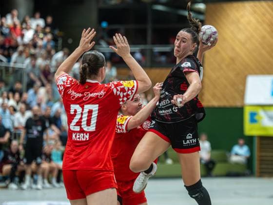 Leonie Dreizler TG Nuertingen, 23 throws from the back, TG Nuertingen vs 1 FSV Mainz 05, Handball, 2 Bundesliga, Season 2025 2026, 30 08 2025 TG Nuertingen vs 1 FSV Mainz 05, Handball, 2 Bundesliga, Season 2025 2026, 30 08 2025 Nuertingen Copyright: xMichaelxSchmidt Eibner-Pressefotx EP_MST