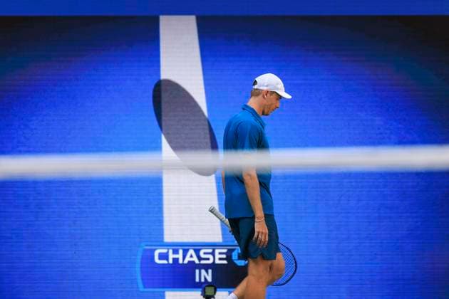 August 30, 2025, Flushing Meadows, New York, USA: Denis Shapovalov walks to the odd court after a shot was went against him during a match against Jannik Sinner on Day 7 of the 2025 US Open at USTA Billie Jean King National Tennis Center on Saturday August 30, 2025 in the Flushing neighborhood of the Queens borough of New York City. JAVIER ROJAS PI Flushing Meadows USA - ZUMAp124 20250830_zaa_p124_067 Copyright: xJavierxRojasx