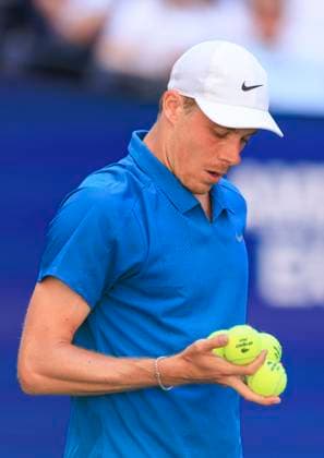 August 30, 2025, Flushing Meadows, New York, USA: Denis Shapovalov gets ready to serve during a match against Jannik Sinner on Day 7 of the 2025 US Open at USTA Billie Jean King National Tennis Center on Saturday August 30, 2025 in the Flushing neighborhood of the Queens borough of New York City. JAVIER ROJAS PI Flushing Meadows USA - ZUMAp124 20250830_zaa_p124_070 Copyright: xJavierxRojasx