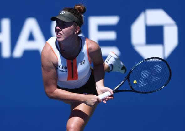 2025 US Open Tennis Championships, Day Seven, Billy Jean-King Tennis Centre, Flushing Meadows, New York, USA, 30 08 2025 Linda Noskova (CZE) in action during her third round match against Karolina Muchova (CZE) in the 2025 US Open at Flushing Meadows New York Billy Jean King Tennis Centre, Flushing Meadows New York USA Copyright: xMarkxGreenwoodx