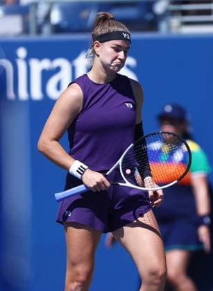 2025 US Open Tennis Championships, Day Seven, Billy Jean-King Tennis Centre, Flushing Meadows, New York, USA, 30 08 2025 Karolina Muchova (CZE) in action during her third round match against Linda Noskova (CZE) in the 2025 US Open at Flushing Meadows New York Billy Jean King Tennis Centre, Flushing Meadows New York USA Copyright: xMarkxGreenwoodx