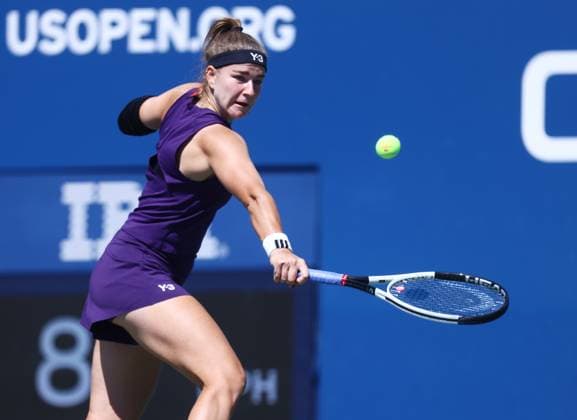 2025 US Open Tennis Championships, Day Seven, Billy Jean-King Tennis Centre, Flushing Meadows, New York, USA, 30 08 2025 Karolina Muchova (CZE) in action during her third round match against Linda Noskova (CZE) in the 2025 US Open at Flushing Meadows New York Billy Jean King Tennis Centre, Flushing Meadows New York USA Copyright: xMarkxGreenwoodx