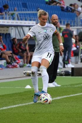 30 08 2025, xgrfx, Football DFB Supercup Women 2025, FC Bayern Munich VfL Wolfsburg v l Alexandra Popp VfL Wolfsburg DFL DFB REGULATIONS PROHIBIT ANY USE OF PHOTOGRAPHS as IMAGE SEQUENCES and or QUASI VIDEO Karlsruhe