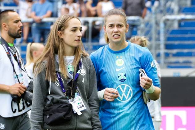 30 08 2025, xgrfx, Football DFB Supercup Women 2025, FC Bayern Munich VfL Wolfsburg v l Sophia Kleinherne, Stina Johanes VfL Wolfsburg DFL DFB REGULATIONS PROHIBIT ANY USE OF PHOTOGRAPHS as IMAGE SEQUENCES and or QUASI VIDEO Karlsruhe