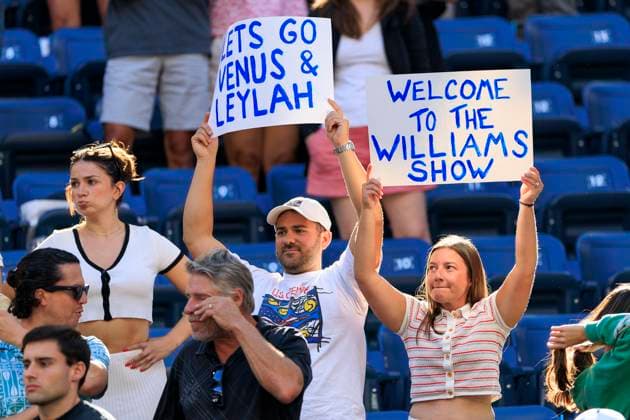 August 30, 2025, Flushing Meadows, New York, USA: Fans cheer for Leylah Fernandez Venus Williams at a match against Ulrikke Eikeri Eri Hozumi on Day 7 of the 2025 US Open at USTA Billie Jean King National Tennis Center on Saturday August 30, 2025 in the Flushing neighborhood of the Queens borough of New York City. JAVIER ROJAS PI Flushing Meadows USA - ZUMAp124 20250830_zaa_p124_113 Copyright: xJavierxRojasx