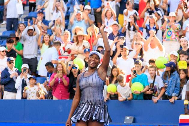 August 30, 2025, Flushing Meadows, New York, USA: Leylah Fernandez Venus Williams (in photo) celebrates after winning their doubles match against Ulrikke Eikeri Eri Hozumi on Day 7 of the 2025 US Open at USTA Billie Jean King National Tennis Center on Saturday August 30, 2025 in the Flushing neighborhood of the Queens borough of New York City. JAVIER ROJAS PI Flushing Meadows USA - ZUMAp124 20250830_zaa_p124_104 Copyright: xJavierxRojasx