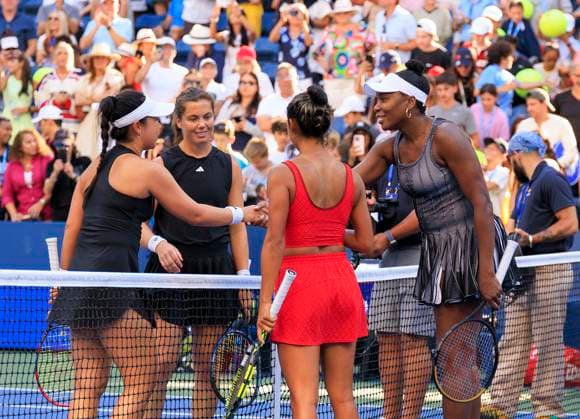 August 30, 2025, Flushing Meadows, New York, USA: Leylah Fernandez Venus Williams shake hands Ulrikke Eikeri Eri Hozumi after winning their doubles match on Day 7 of the 2025 US Open at USTA Billie Jean King National Tennis Center on Saturday August 30, 2025 in the Flushing neighborhood of the Queens borough of New York City. JAVIER ROJAS PI Flushing Meadows USA - ZUMAp124 20250830_zaa_p124_101 Copyright: xJavierxRojasx
