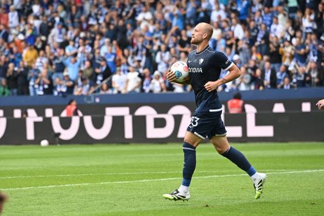 Philipp HOFMANN BO Jubel, jubeln, Freude, cheers, nach seinem Tor zum 1 1, Jubel, jubeln, Freude, cheers, Fussball 2 Bundesliga, 4 Spieltag, matchday 4, VfL Bochum BO SC Preussen Muenster MS 1 2 am 30 08 2025, Vonovia Ruhrstadion Bochum Deutschland DFL regulations prohibit any use of photographs as image sequences and or quasi video Â