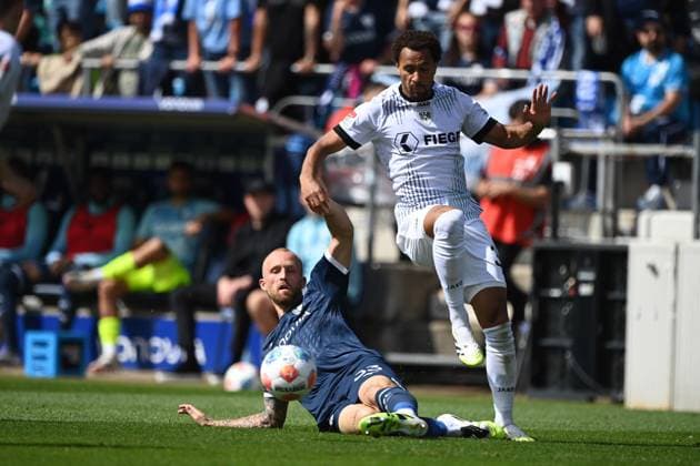 Philipp HOFMANN BO vs Etienne AMENYIDO MS Action, Duel, Football 2 Bundesliga, Matchday 4, matchday 4, VfL Bochum BO SC Preussen Muenster MS 1 2 on 30 08 2025, Vonovia Ruhrstadion Bochum Germany DFL regulations prohibit any use of photographs as image sequences and or quasi video Â