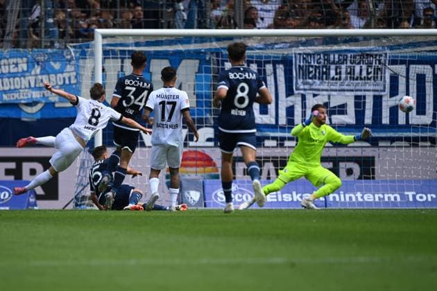 Joshua MEES MS scores the goal to 0 1, Soccer 2 Bundesliga, Matchday 4, matchday 4, VfL Bochum BO SC Preussen Muenster MS on 30 08 2025, Vonovia Ruhrstadion Bochum Germany DFL regulations prohibit any use of photographs as image sequences and or quasi video Â