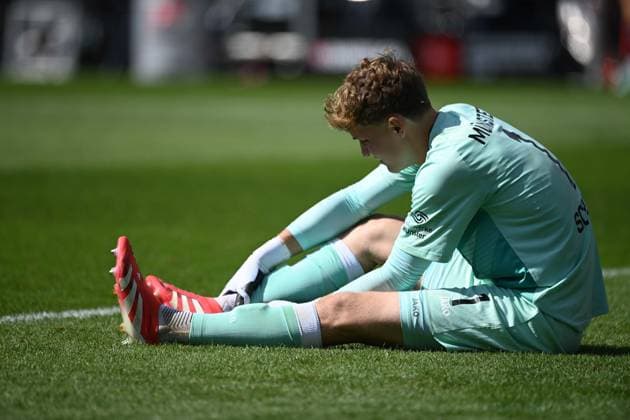 Goalkeeper Johannes SCHENK MS injured, Injury, Soccer 2 Bundesliga, Matchday 4, matchday 4, VfL Bochum BO SC Preussen Muenster MS 1 2 am 30 08 2025, Vonovia Ruhrstadion Bochum Germany DFL regulations prohibit any use of photographs as image sequences and or quasi video Â