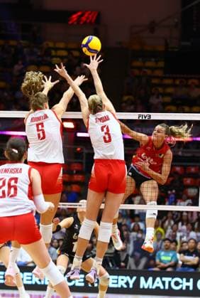 (250831) -- BANGKOK, Aug. 31, 2025 -- Britt Herbots (1st R) of Belgium competes during the round of 16 match between Poland and Belgium at the Volleyball Women s World Championship, WM, Weltmeisterschaft in Bangkok, Thailand, Aug. 30, 2025. ) (SP)THAILAND-BANGKOK-VOLLEYBALL-WOMEN S WORLD CHAMPIONSHIP-POLAND VS BELGIUM SunxWeitong 