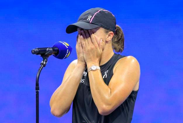 August 30, 2025, Flushing Meadows, New York, USA: Iga Swiatek gets emotional during her interview after winning her match against Anna Kalinskaya on Day 7 of the 2025 US Open at USTA Billie Jean King National Tennis Center on Saturday August 30, 2025 in the Flushing neighborhood of the Queens borough of New York City. JAVIER ROJAS PI Flushing Meadows USA - ZUMAp124 20250830_zaa_p124_143 Copyright: xJavierxRojasx