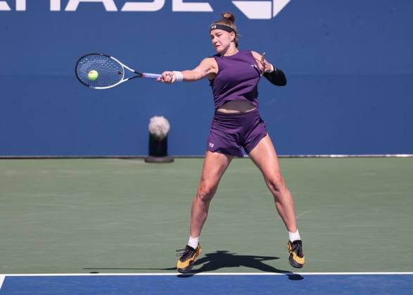 Karolina Muchova, from above, US Open Championships 2023, USTA Billie Jean King National Tennis Center, Flushing Meadows, New York, USA Copyright: xJuergenxHasenkopfx