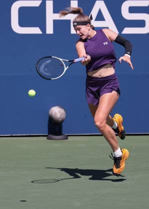 Karolina Muchova, from above, US Open Championships 2023, USTA Billie Jean King National Tennis Center, Flushing Meadows, New York, USA Copyright: xJuergenxHasenkopfx
