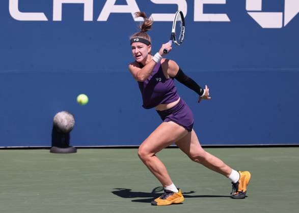 Karolina Muchova, from above, US Open Championships 2023, USTA Billie Jean King National Tennis Center, Flushing Meadows, New York, USA Copyright: xJuergenxHasenkopfx