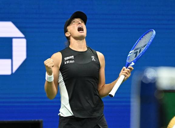 Iga Swiatek of Pol reacts after defeating Anna Kalinskya on Arthur Ashe Stadium on day 7 at the 2025 US Open Tennis Championship at the USTA Billie Jean King National Tennis Center in New York City on Thursday, August 30, 2025.  NYP20250830303 LARRYxMARANO