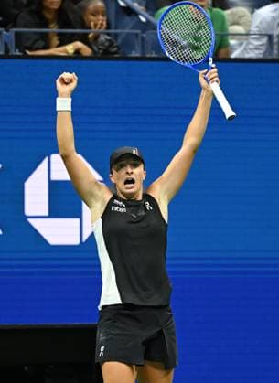 Iga Swiatek of Pol reacts after defeating Anna Kalinskya on Arthur Ashe Stadium on day 7 at the 2025 US Open Tennis Championship at the USTA Billie Jean King National Tennis Center in New York City on Thursday, August 30, 2025.  NYP20250830305 LARRYxMARANO
