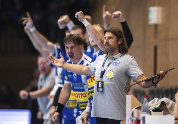 DAIKIN HBL HANDBALL MEN 1 BL 1 GAME DAY THSV EISENACH SC DHFK LEIPZIG FOR EDITORIAL PURPOSES ONLY p 30 08 2025 Eisenach DAIKIN HBL Handball 1 Bundesliga Herren Saison 2025 2026 1 Spieltag Werner Assmann Halle ThSV Eisenach SC DHfK Leipzig im Foto Trainer Sebastian Hinze ThSV Eisenach , Felix Aellen 22 ThSV Eisenach Germany Thuringia Eisenach Copyright SaschaxFromm Copyright: SaschaxFromm doc826ldrvxydvreodjhzf ,EDITORIAL USE ONLY Copyright: SaschaxFromm