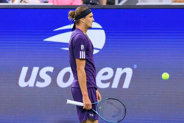 August 30, 2025, Flushing Meadows, New York, USA: Alexander Zverev looks towards his team after losing his serve during a match against Felix Auger-Aliassime on Day 7 of the 2025 US Open at USTA Billie Jean King National Tennis Center on Saturday August 30, 2025 in the Flushing neighborhood of the Queens borough of New York City. JAVIER ROJAS PI Flushing Meadows USA - ZUMAp124 20250830_zaa_p124_150 Copyright: xJavierxRojasx