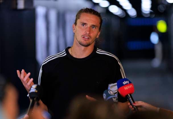 August 30, 2025, Flushing Meadows, New York, USA: Alexander Zverev is interviewed outside of the locker room after losing his match against Felix Auger-Aliassime on Day 7 of the 2025 US Open at USTA Billie Jean King National Tennis Center on Saturday August 30, 2025 in the Flushing neighborhood of the Queens borough of New York City. JAVIER ROJAS PI Flushing Meadows USA - ZUMAp124 20250830_zaa_p124_160 Copyright: xJavierxRojasx