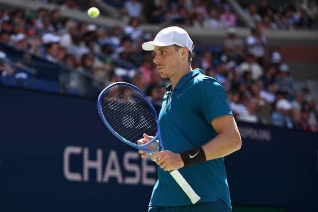 (250831) -- NEW YORK, Aug. 31, 2025 -- Denis Shapovalov of Canada reacts during the men s singles third round match against Jannik Sinner of Italy at the 2025 US Open tennis championships in New York, the United States, Aug. 30, 2025. ) (SP)U.S.-NEW YORK-TENNIS-US OPEN-MEN S SINGLES-SINNER VS SHAPOVALOV LixRui 