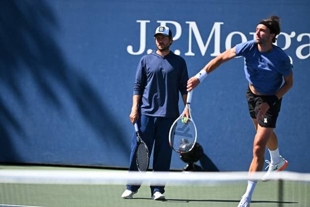 US Open - Arthur Rinderknech Training Arthur Rinderknech (FRA) with his coach Lucas Pouille (FRA) at the 2025 US Open at Billie Jean National Tennis Center in New York City, NY, USA, on August 30, 2025. Photo by Corinne Dubreuil ABACAPRESS.COM New York City United States  Copyright: xDubreuilxCorinne ABACAx