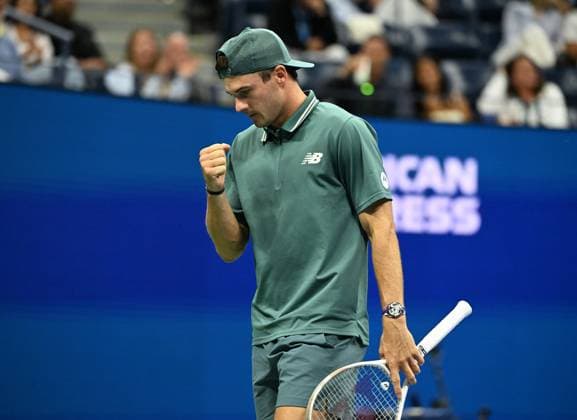 Tommy Paul of USA Vs Alexander Bublik of KAZ on Arthur Ashe Stadium on day 7 at the 2025 US Open Tennis Championship at the USTA Billie Jean King National Tennis Center in New York City on Saturday, August 30, 2025.  NYP20250830330 LARRYxMARANO
