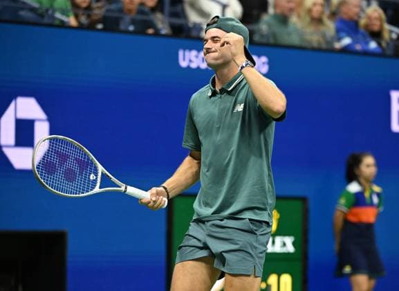 Tommy Paul of USA Vs Alexander Bublik of KAZ on Arthur Ashe Stadium on day 7 at the 2025 US Open Tennis Championship at the USTA Billie Jean King National Tennis Center in New York City on Saturday, August 30, 2025.  NYP20250830333 LARRYxMARANO