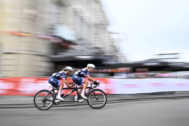 France Anne Sophie Centis and pilot Lara Lallemant (WB) pictured in action during the road race at the UCI Para-cycling Road World Championships, Sunday 31 August 2025, in Ronse. The UCI Para-Cycling Road World Championships take place from 28 to 31 Augustus in Ronse. JASPERxJACOBS  x132916301x