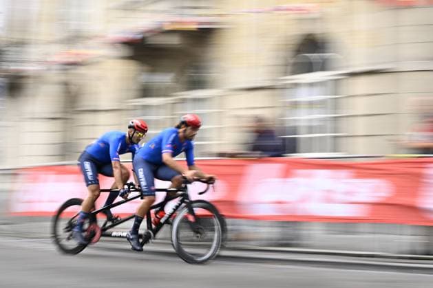 Italy Lorenzo Bernard and pilot Paolo Toto (MB) pictured in action during the road race at the UCI Para-cycling Road World Championships, Sunday 31 August 2025, in Ronse. The UCI Para-Cycling Road World Championships take place from 28 to 31 Augustus in Ronse. JASPERxJACOBS  x132916370x