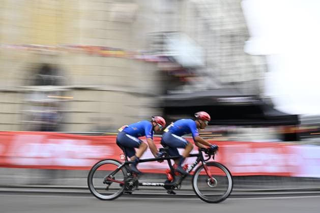 Italian Federico Andreoli and pilot Francesco Di Felice (MB) pictured in action during the road race at the UCI Para-cycling Road World Championships, Sunday 31 August 2025, in Ronse. The UCI Para-Cycling Road World Championships take place from 28 to 31 Augustus in Ronse. JASPERxJACOBS  x132917151x